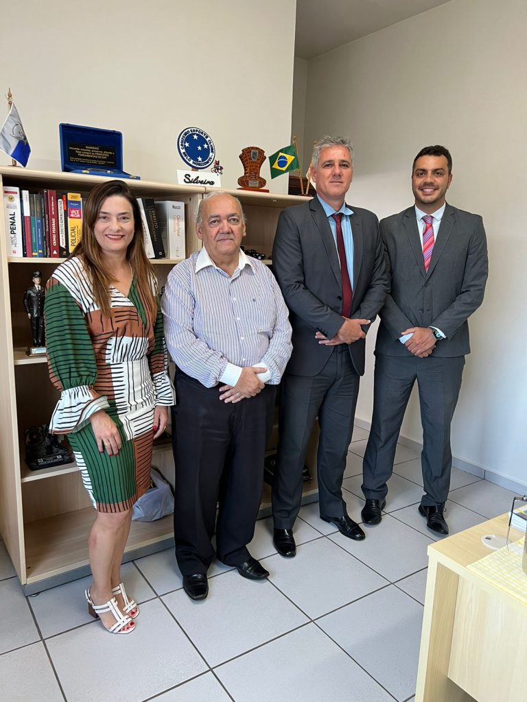 Novo Delegado Chefe da Polícia Federal de Varginha, Dr. Alexandre Silveira de Oliveira, esteve reunido com os dirigentes da OAB Varginha